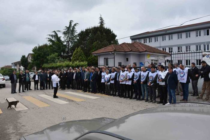 Okul Müdürü İle Yardımcısının Darp Edilmesini Eğitimciler Protesto Ederek Kınadı
