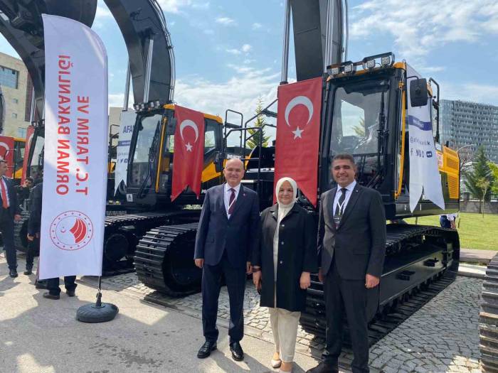 Sel Riskini Azaltmak İçin Düzce’ye 7 İş Makinesi