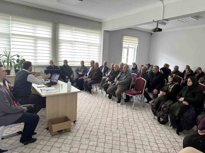 Hacı Adayları Kutsal Yolculuğa Hazırlanıyor