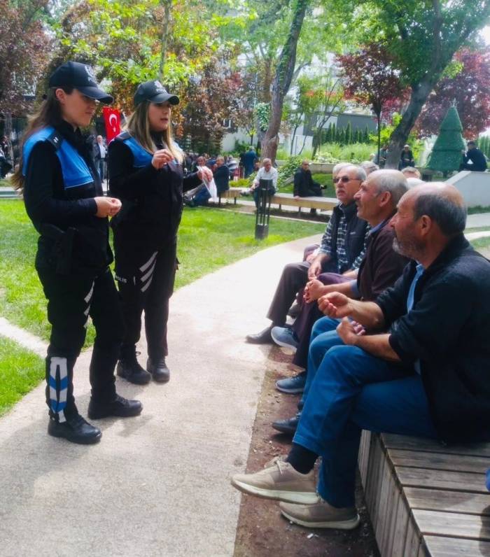 Emniyet Vatandaşları İş Kazaları Ve Dolandırıcılık Yöntemlerine Karşı Bilgilendirdi