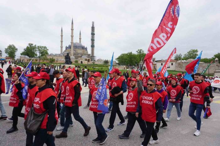 Edirne’de 1 Mayıs İşçi Bayramı Coşkuyla Kutlandı