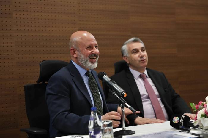 Başkan Çolakbayrakdar, Muhtarlarla Bir Araya Geldi