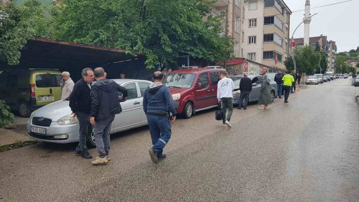 Drift Atarken Başka Bir Araca Çarpıyordu