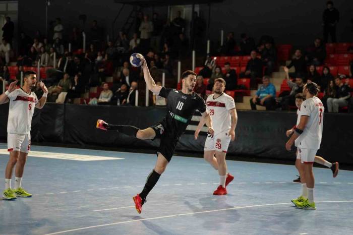 Hentbol Erkekler Süper Ligi’nde Beşiktaş Ve Sakarya Bbsk, Final Turunda