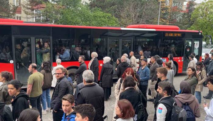 Ankara’da Sağanak Nedeniyle Bazı Metro İstasyonları Hizmet Dışı Kaldı