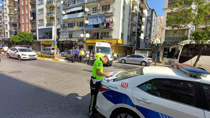 Motosikletle Otomobil Çarpıştı: 1 Yaralı