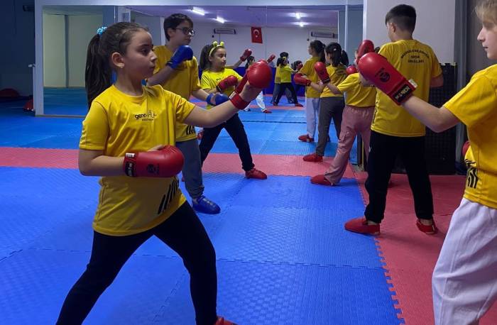 Spor Okullarında Çocuklara Ücretsiz Eğitim