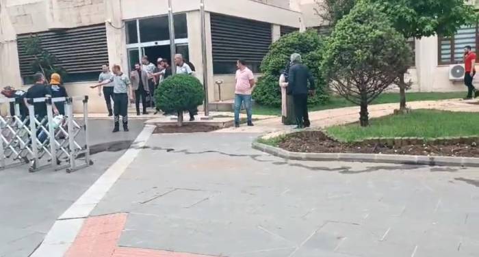 Batman Belediyesi Önünde Kendini Yakmak İstedi