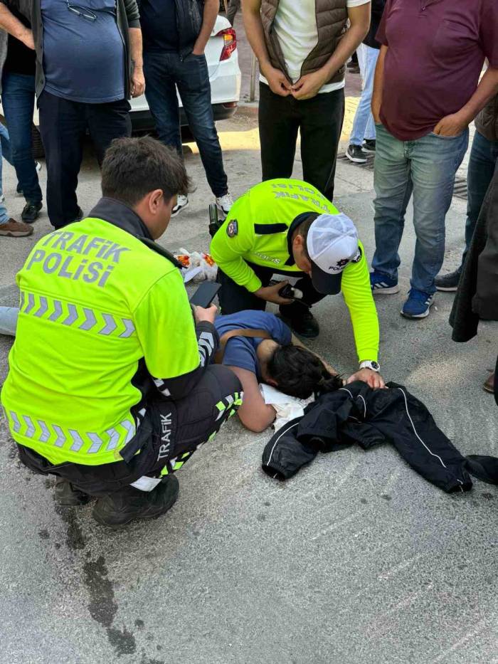 Motosiklet Sürücüsü De, Çarptığı Yaya Savruldu