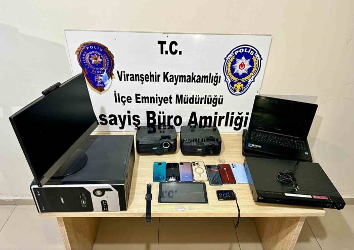 Çaldığı Malzemelerle Birlikte Yakalandı