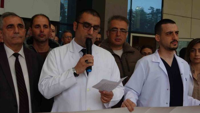 Sağlık Çalışanları Sağlıkta Şiddeti Kınadı