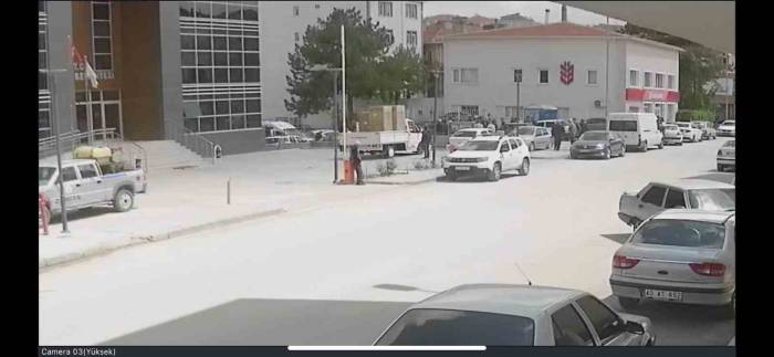 Bunalımdaki Şahıs Otoparkta İntihar Etti