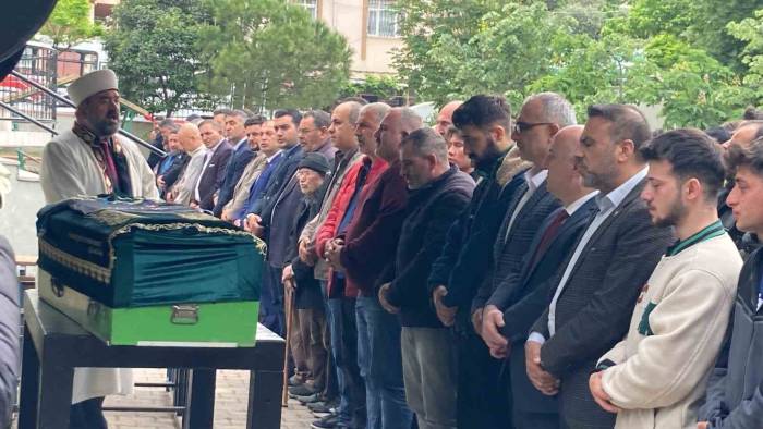 Kazada Hayatını Kaybeden 18 Yaşındaki Futbolcu Son Yolculuğuna Uğurlandı