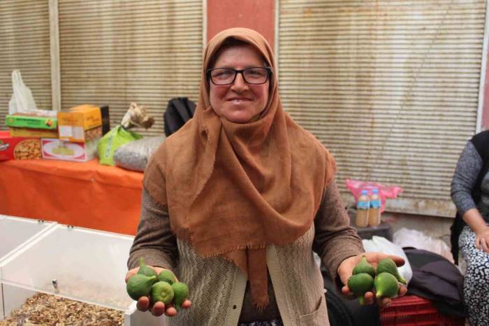 Filmlere Konu Olan İncir Reçelinde Kullanılan İlekler Tezgahları Süslüyor