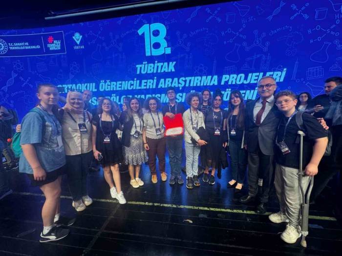 4 Proje Ekibi Başarılara İmza Attı