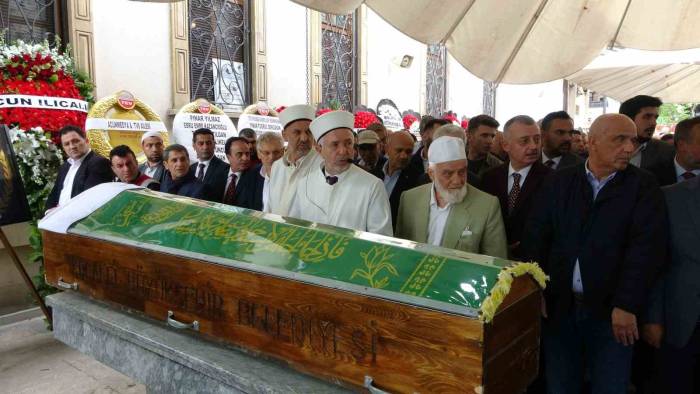 Acun Ilıcalı’nın Amcası Son Yolculuğuna Uğurlandı