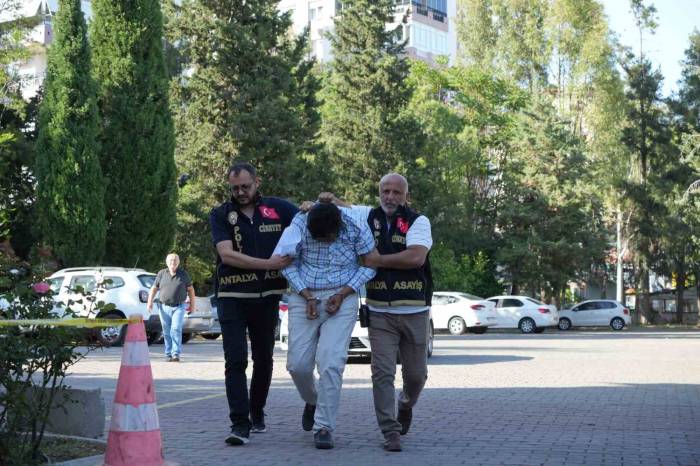 Evinde Ölü Bulunan Pakistanlı Kadının Cinayet Şüphelisi Oğlu: "Ben Öldürmedim"