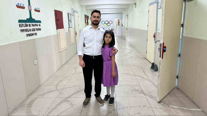 Öğrencisini "Heimlich" Manevrasıyla Hayata Döndüren Öğretmen O Anları Anlattı