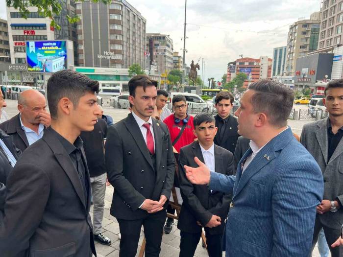 Bursa Ülkü Ocakları’ndan 3 Mayıs İçin Anlamlı Sergi