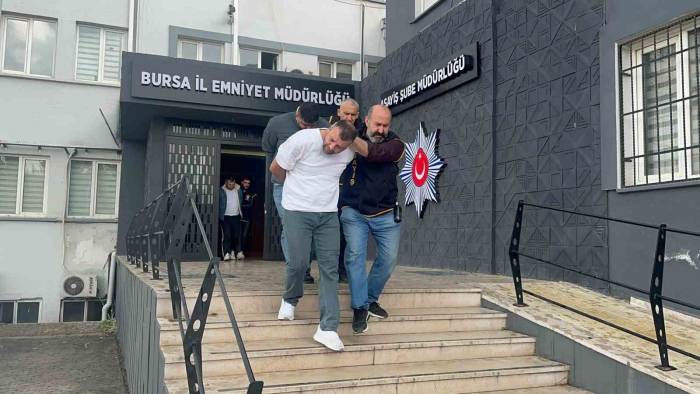 Bursa’da Silahlı Kavganın Sebebi Ortaya Çıktı...6 Şüpheli 4 Silahla Yakalandı