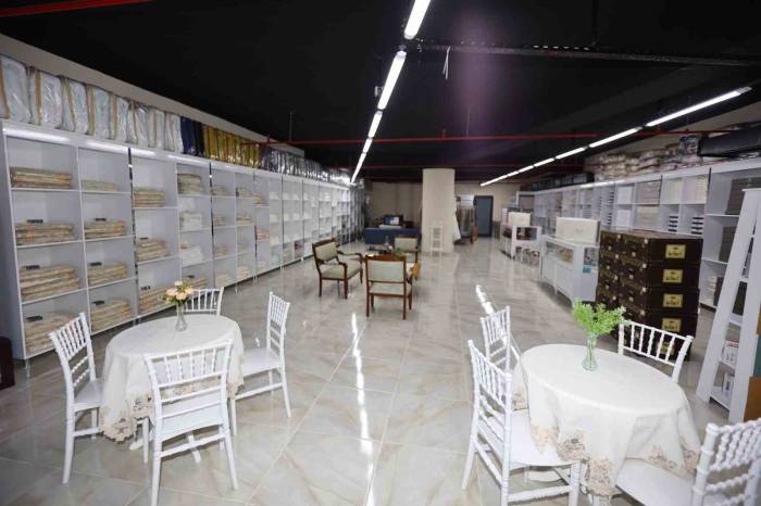 Esenler’de İhtiyaç Sahibi Kızların Çeyizleri Belediye’den