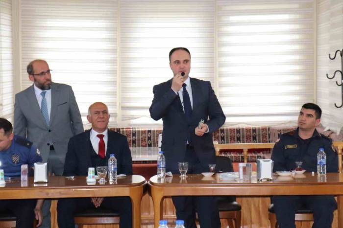 Hisarcık Kaymakamı İsmail Tosun’a Veda Yemeği