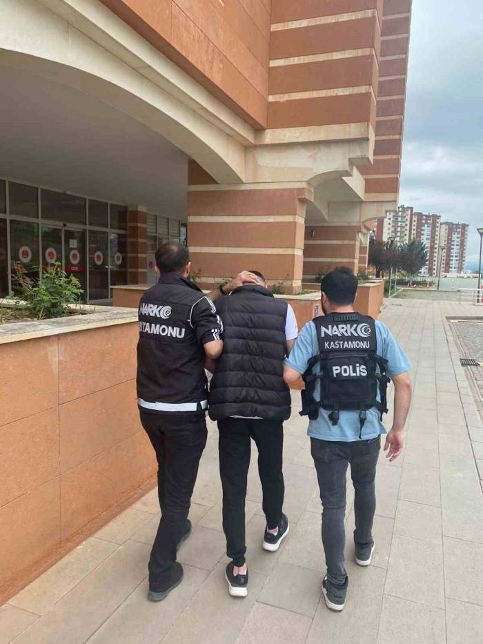 15 Yıl 10 Ay Hapis Cezası Bulunan Cezaevi Firarisi Şahıs Yakalandı