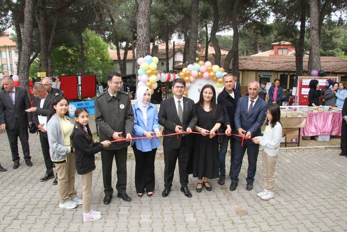 Kula’da Toplanan Kitaplar Depremzede Öğrencilere Ulaştırılacak