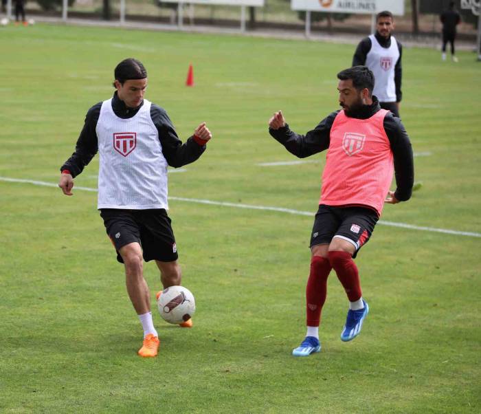 Sivasspor’da Galatasaray Maçı Hazırlıkları Sürüyor