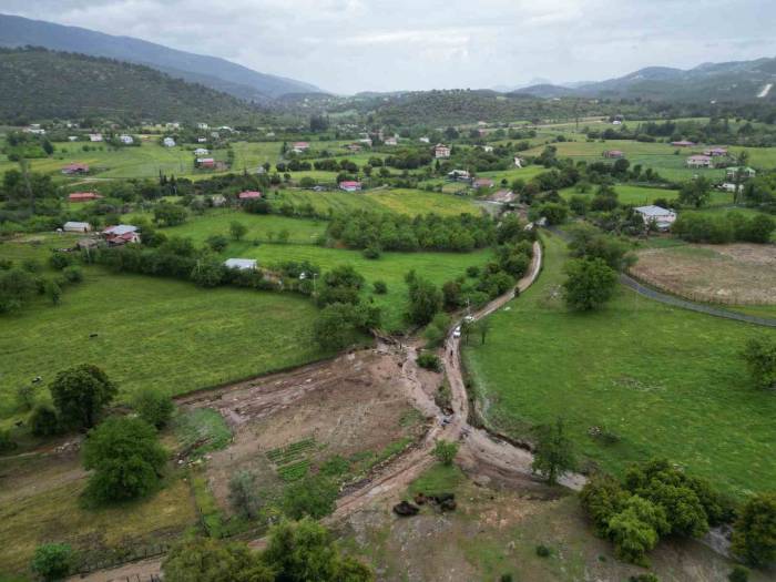 Adana’da Şiddetli Yağış Sele Neden Oldu