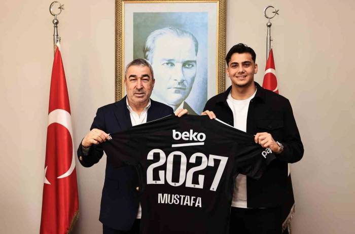 Beşiktaş, Mustafa Erhan Hekimoğlu’nun Sözleşmesini Yeniledi