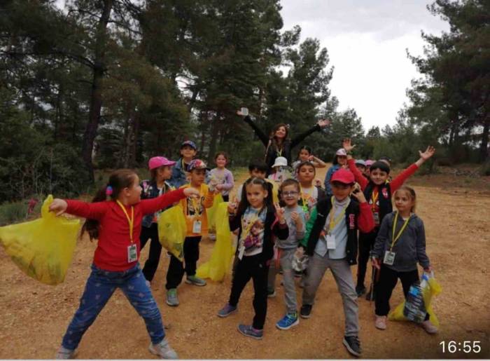 Minik Öğrenciler Doğada Tasarruf İçin Çalışarak Herkese Örnek Oldular