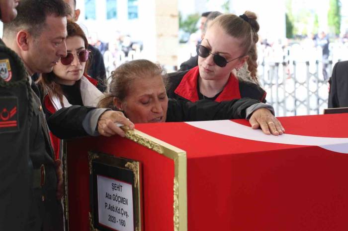 Şehit Astsubay Kıdemli Çavuş Ata Göçmen Son Yolculuğuna Uğurlandı