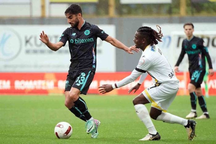 Trendyol Süper Lig: İstanbulspor: 0 - Adana Demirspor: 1 (İlk Yarı)