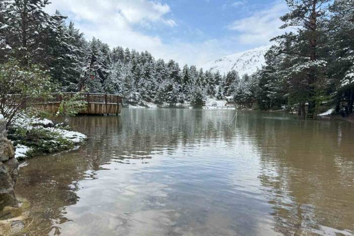 Gümüşhane’nin Yüksekleri 5 Mayıs’ta Beyaza Büründü