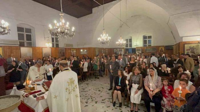 Enkaz Kentte Paskalya Ayini Düzenlendi