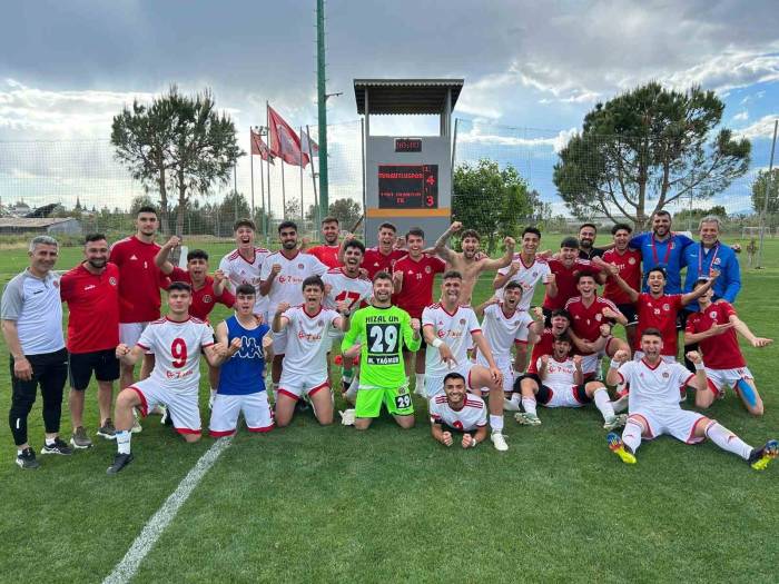 Turgutluspor U19 Takımı Finalde