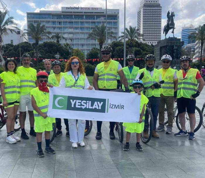 İzmir’de Pedallar Bağımlılıktan Uzak Nesiller İçin Çevrildi