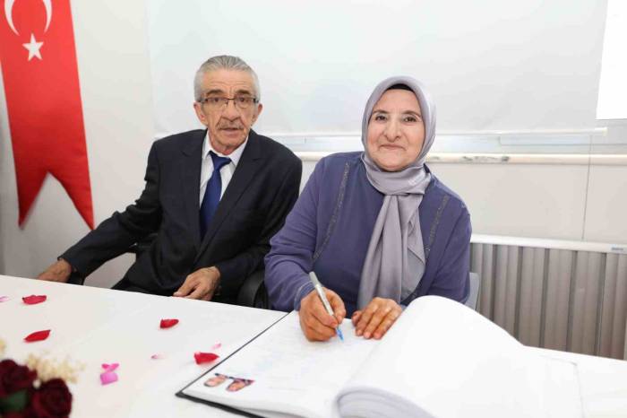 Huzurevinde Tanışıp Dünyaevine Girdiler