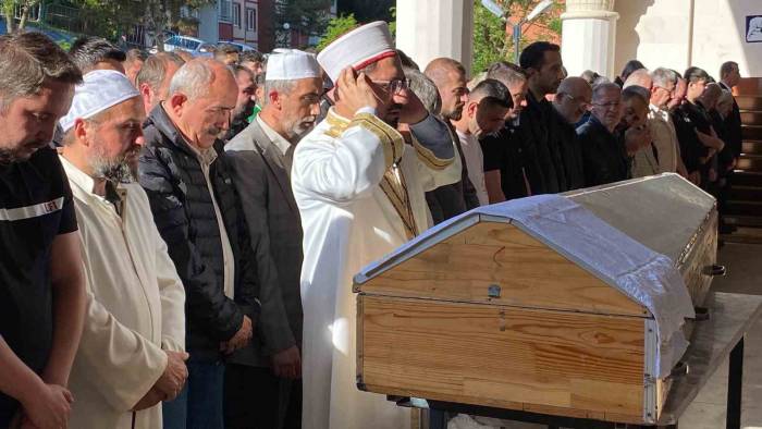 Pres Makinesine Sıkışarak Hayatını Kaybeden Fabrika Sahibi Defnedildi