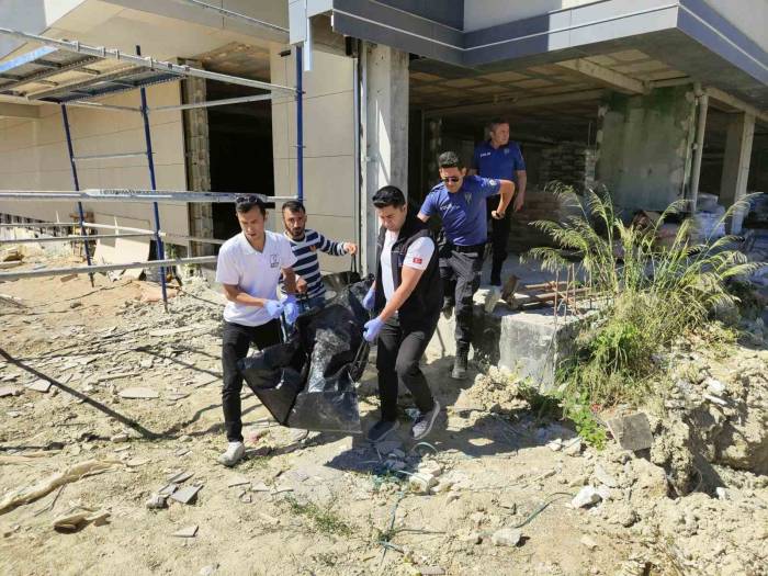 Çatıdan Düşen Seramik Ustası Şahıs Hayatını Kaybetti