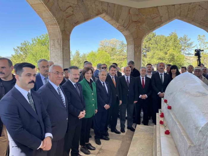 Yunus Emre, Vefatının 703’üncü Yılında Kabri Başında Anıldı