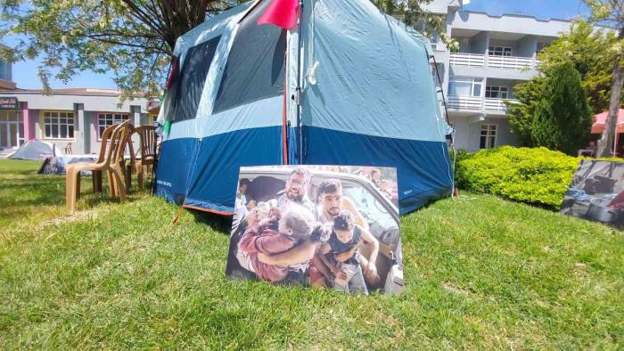 Gazze İçin Çadırlı Eylem: Çadırda Kalacaklar