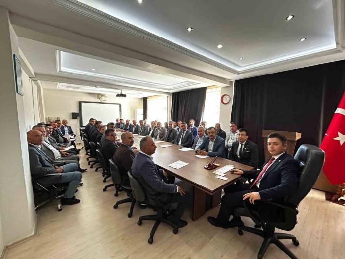 Kaymakam Gündoğdu Muhtarlarla Bir Araya Geldi