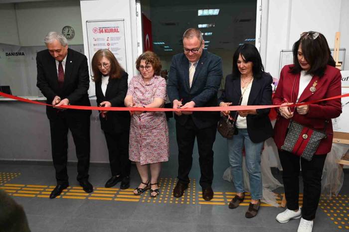 Başkan Bakkalcıoğlu “Benim Hikayem: Aysel Kaya Resim Sergisi”nin Açılışına Katıldı