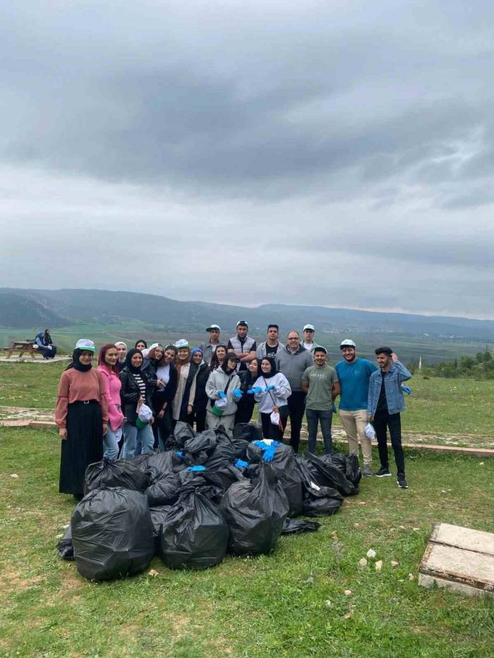 Poşet Poşet Çöp Topladılar