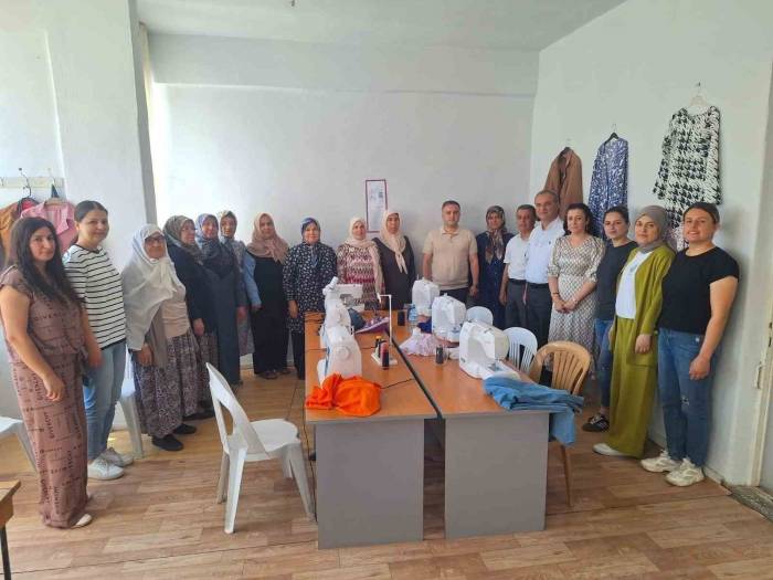 Bozdoğan Kaymakamı Gökçe Dikiş Nakış Kursiyerleri İle Bir Araya Geldi