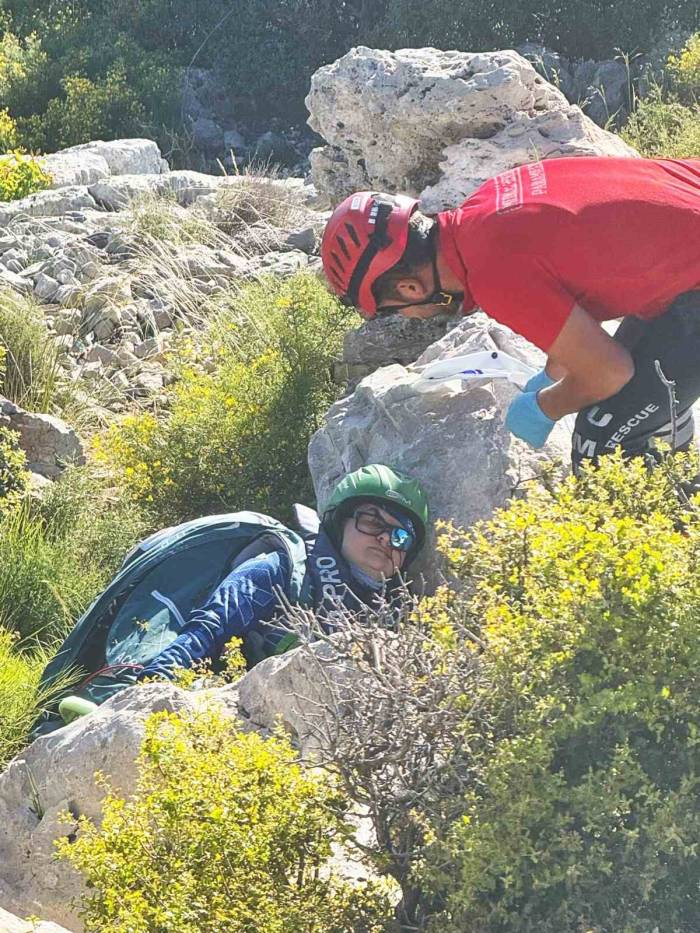 Single Atlayış Yapan Rus Pilot Pistin 30 Metre Altına Düştü