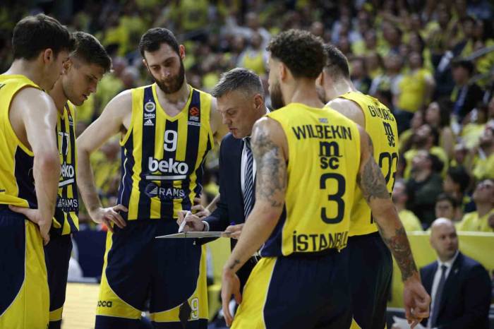 Fenerbahçe Erkek Basketbol Takımı, 5 Yıllık Hasreti Sonlandırmak İçin Parkede