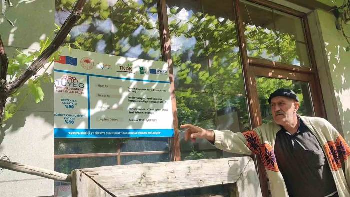 Kafeye Giren Hırsızlar Meşrubat İçip Eğlendi